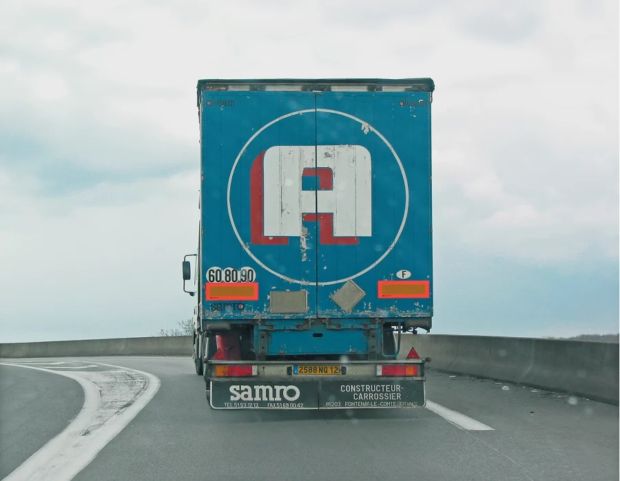 Fotografía de Eric Tabuchi de la serie Alphabet Truck
