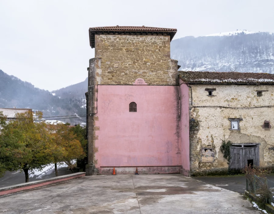 Gunnar Knechtel. <em>Egozkue</em>, from the <em>Fronton Walls in Spanish Villages</em> series, 2023. Courtesy of the artist.