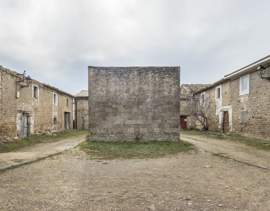 Gunnar Knechtel. <em>Gordún</em>, from the <em>Fronton Walls in Spanish Villages</em> series, 2023. Courtesy of the artist.