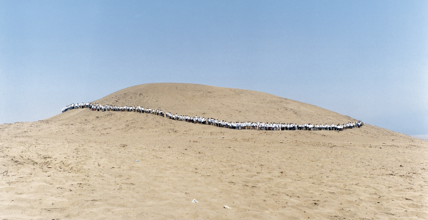 Francis Alÿs: Cuando la fe mueve montañas